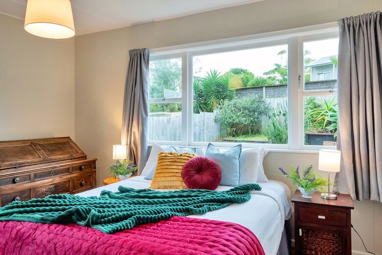 Sunny Grey Lynn Holiday Home