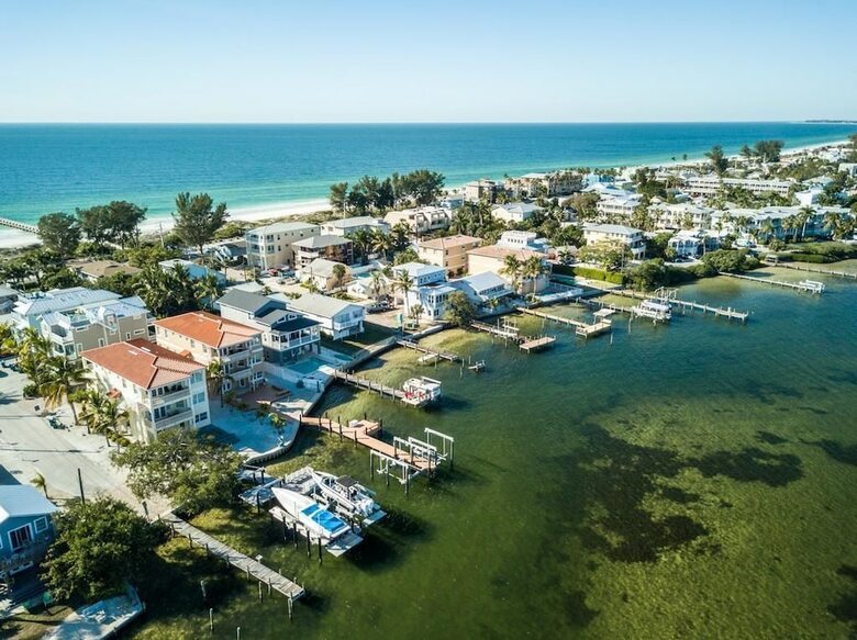 Sunrise Moorings Both - Five Bedroom Condo
