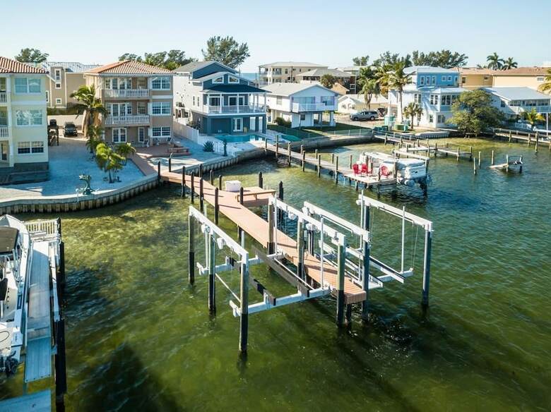 Sunrise Moorings Both - Five Bedroom Condo