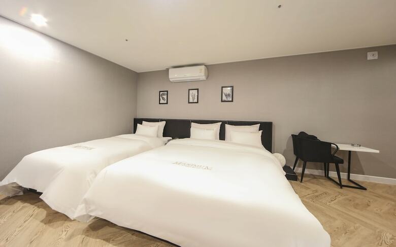 Busan Station Maximum Hotel