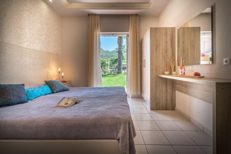 Hotel Aeolos Boutique Resort And Suites