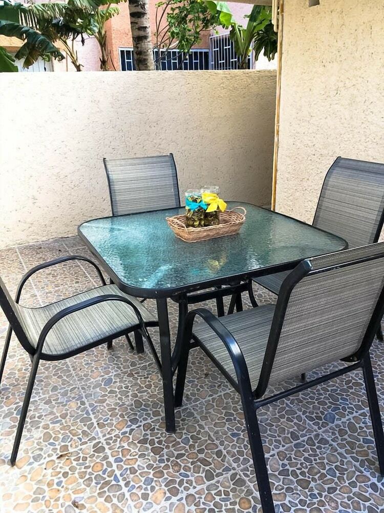 Pok-ta-pok Guest House