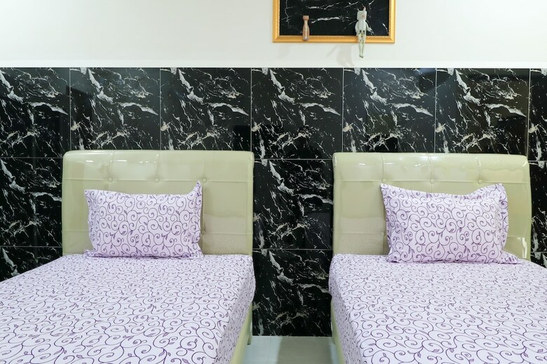 Hotel D'rainbow West Homestay