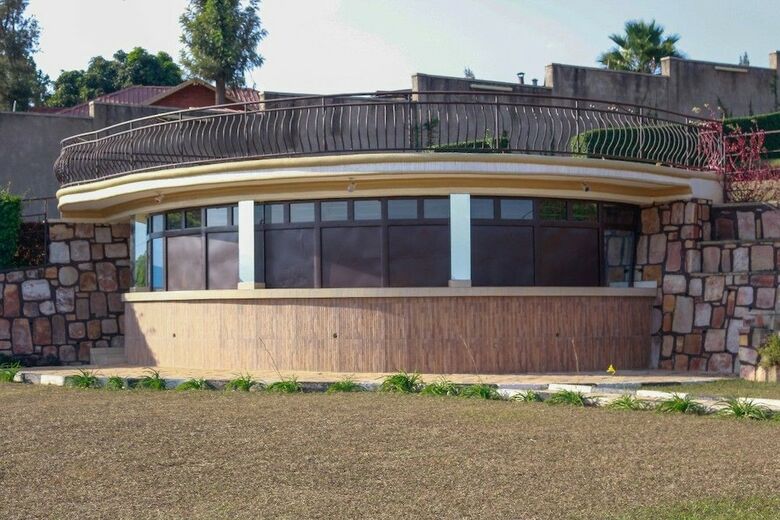Hotel Kiberinka Cultural Center
