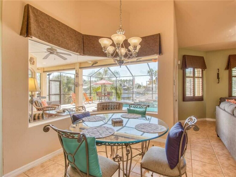 Splashing Dolphins - Three Bedroom Home