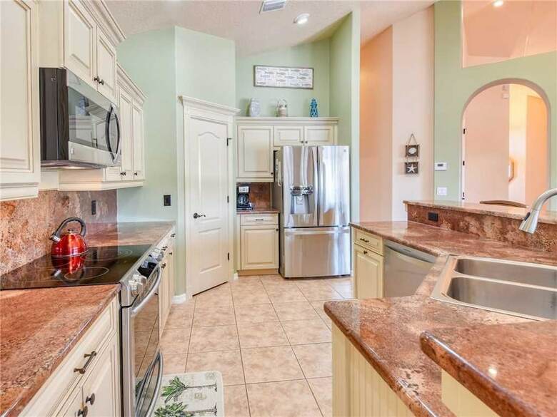 Splashing Dolphins - Three Bedroom Home