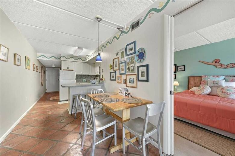 Jacksonville Beachdrifter 403 - Two Bedroom Condo