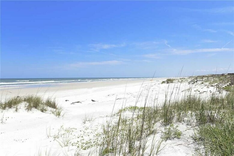 Pelican Beach - Three Bedroom Home