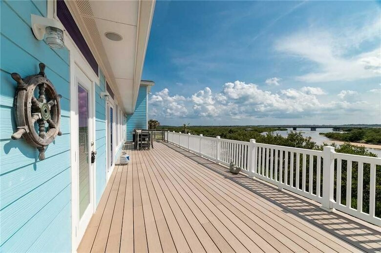 Beachfront Sapphire - Six Bedroom Home