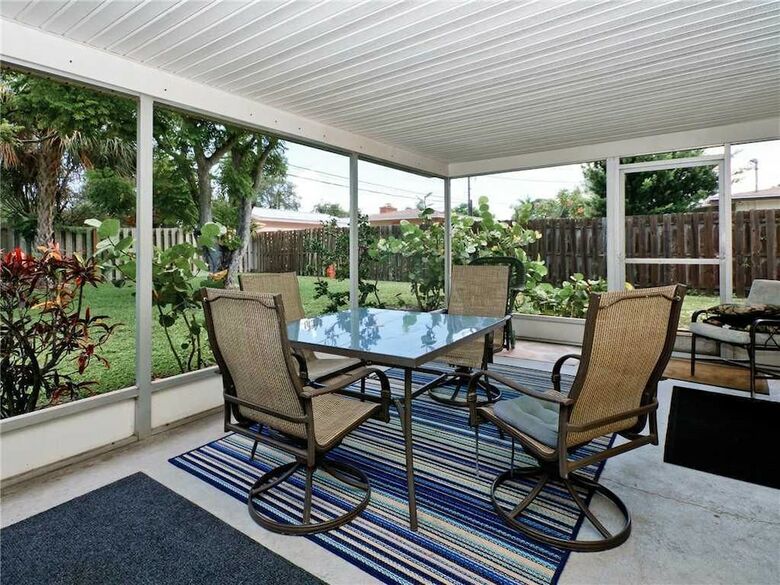 Venice Harbor 604 - One Bedroom Home