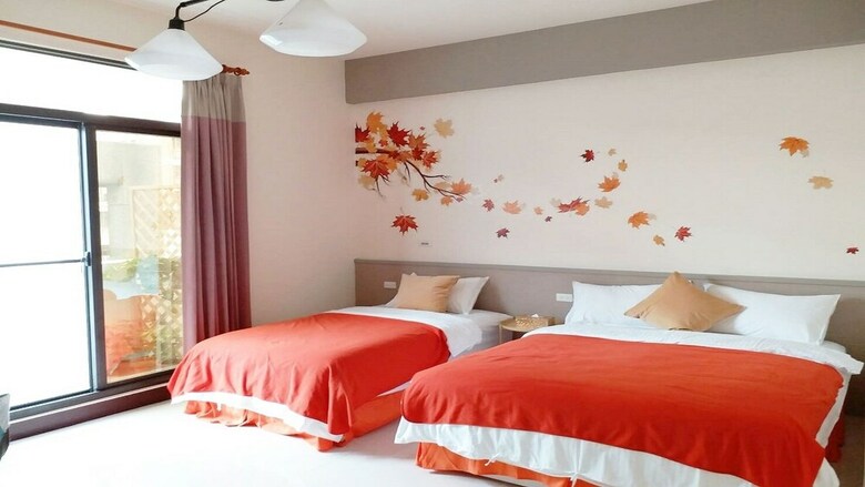 Hotel Happiness 1799