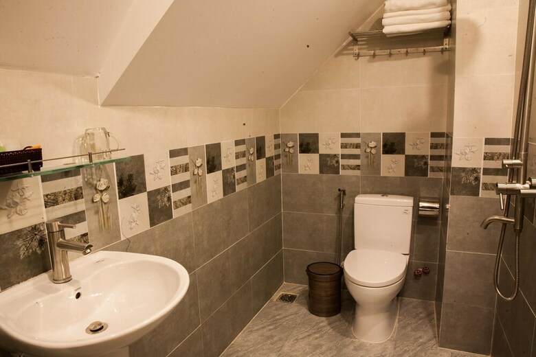 Luu Ly Hotel
