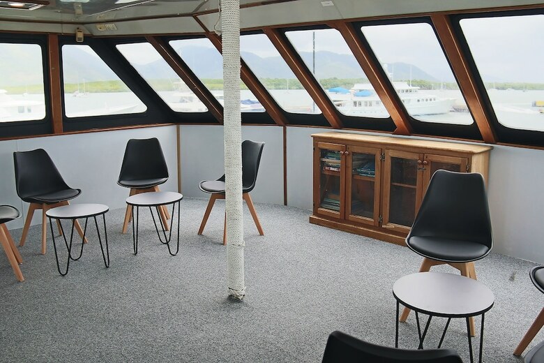 Boatel Cairns