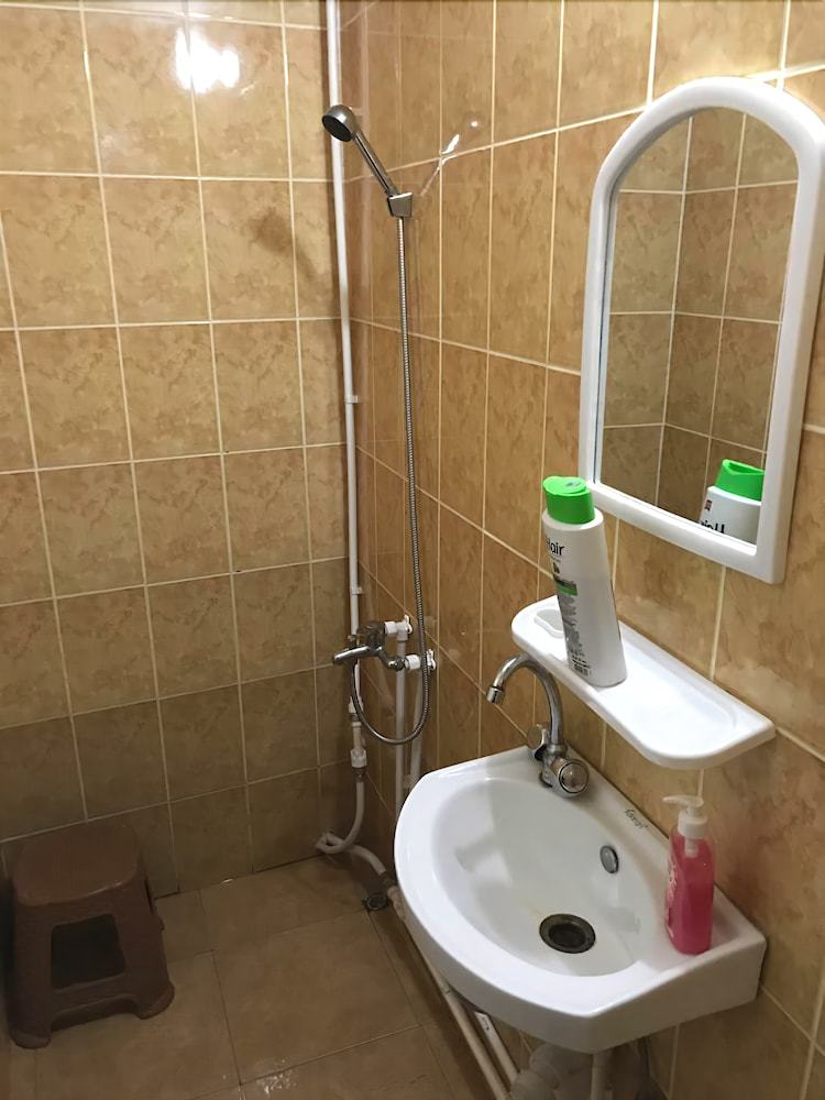Hostal Light Guest House