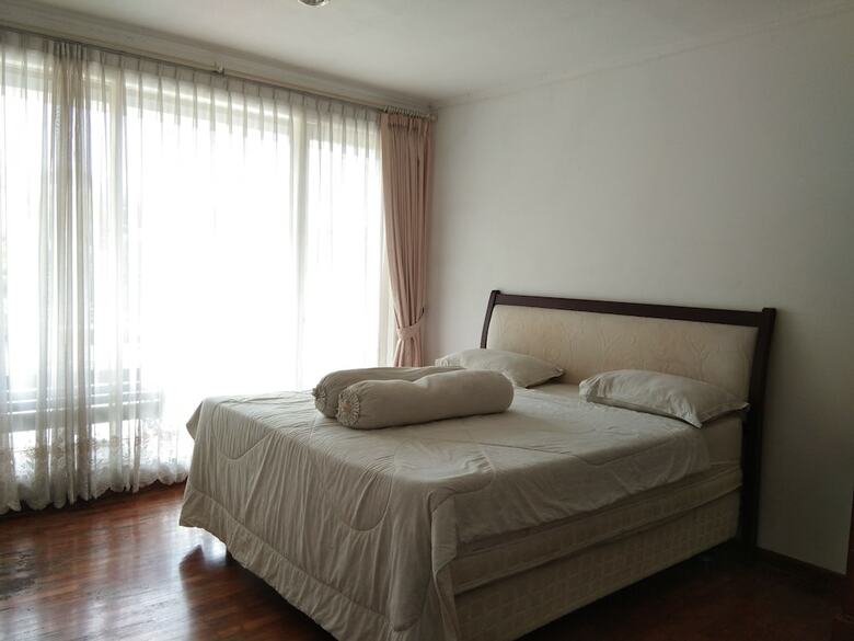 Villa Danau 5 Bedroom For 50 Pax