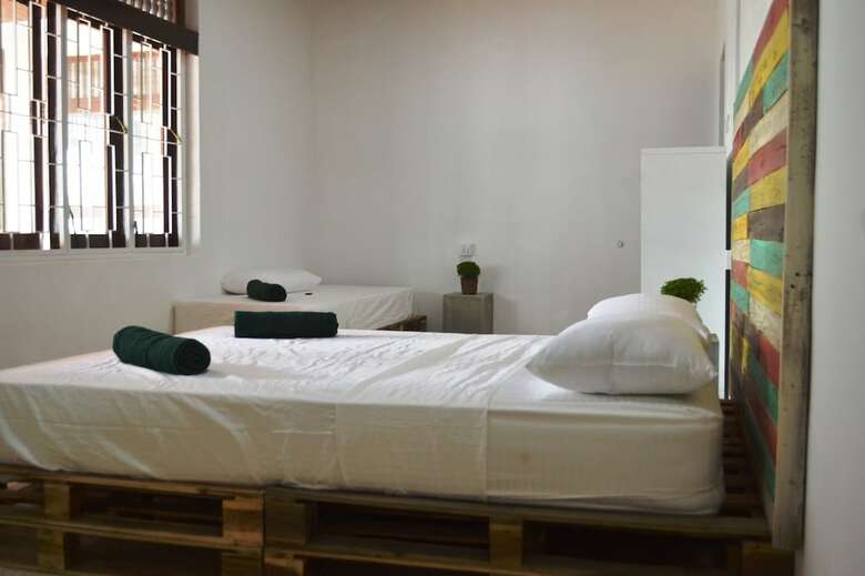 Hostal Groove House