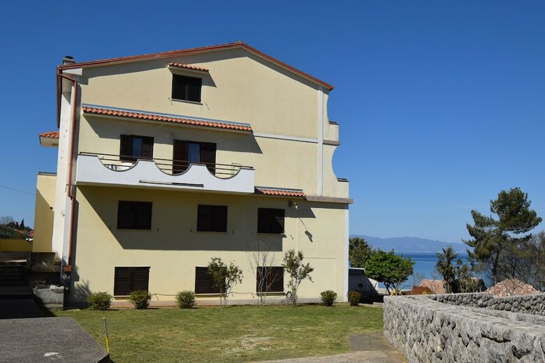Apartments Petrica
