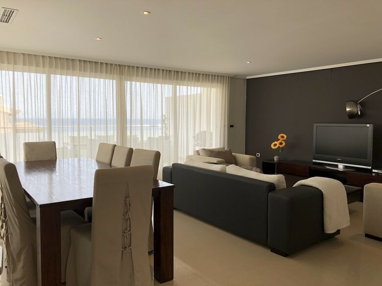 Marina Beach House 9
