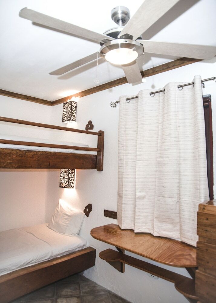 Hotel Tranquilseas Eco Lodge & Dive Center