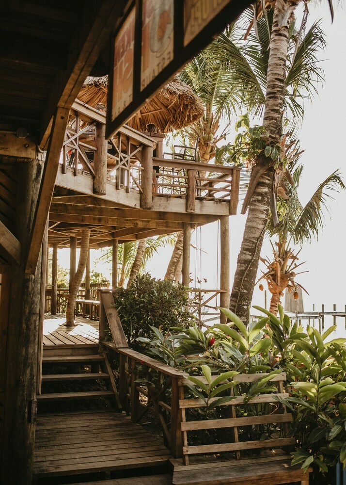 Hotel Tranquilseas Eco Lodge & Dive Center