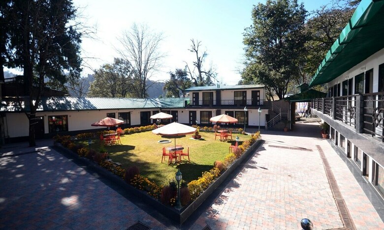 Hotel Raj Bilas Palace