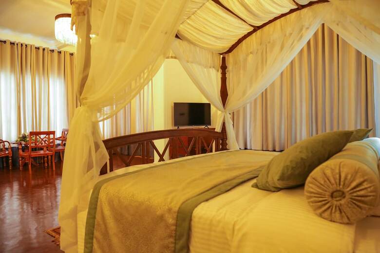 Hotel Castle Hill Bungalow