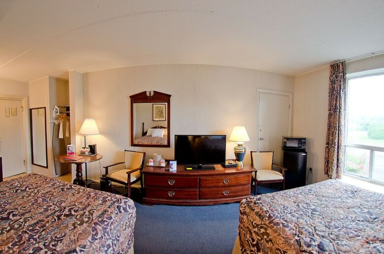 New Hartford Hotel