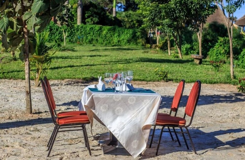 Hotel Nature's Green Beach Resort