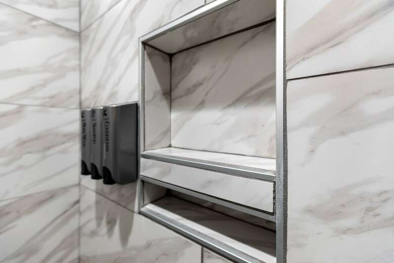 Hotel Le Blanc Inn & Suites