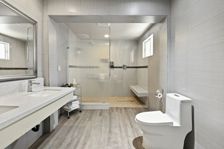 Hotel Le Blanc Inn & Suites