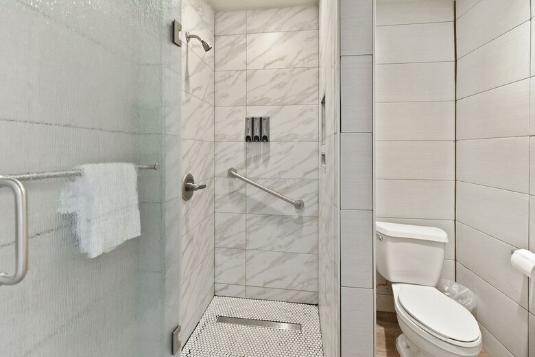 Hotel Le Blanc Inn & Suites