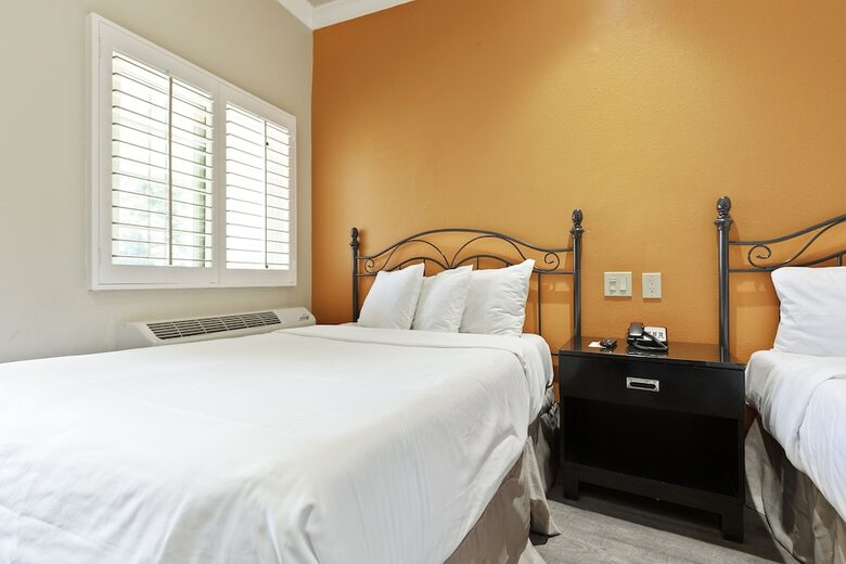 Hotel Le Blanc Inn & Suites