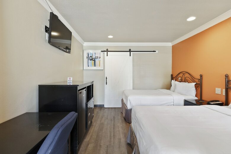 Hotel Le Blanc Inn & Suites