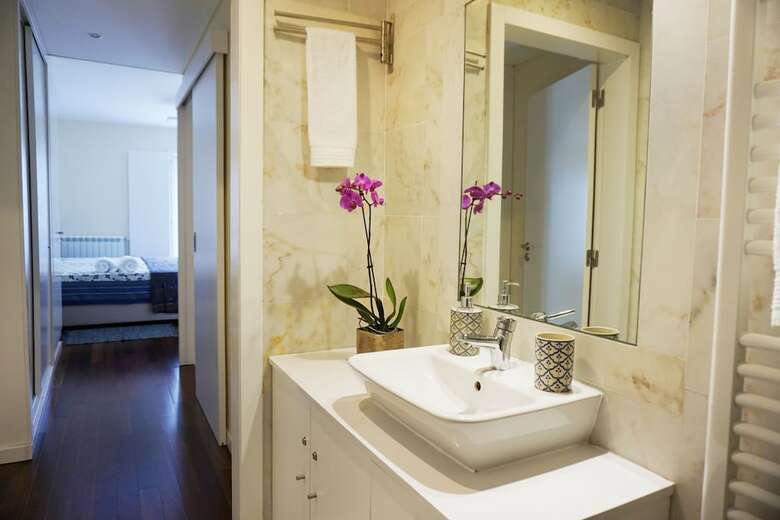 The Bonsai Apartment At Glamorous Chiado