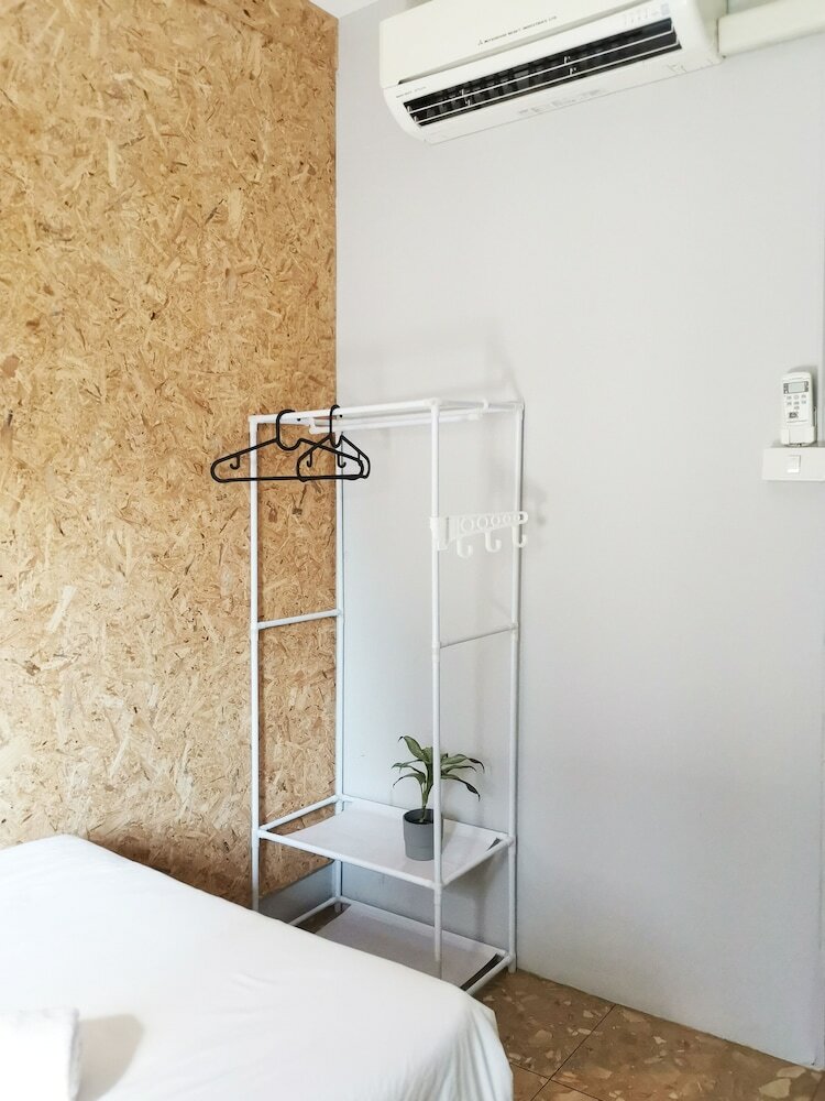 Hostal Foresttel Bkk - Hostel