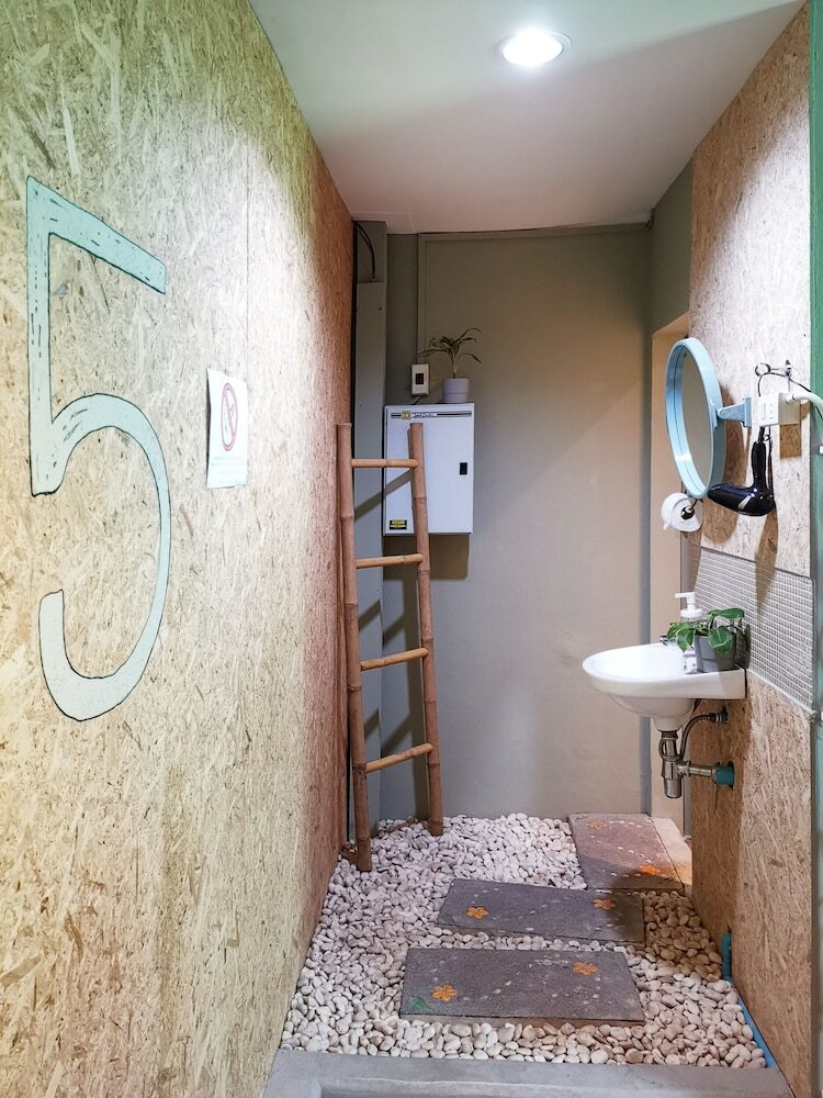 Hostal Foresttel Bkk - Hostel