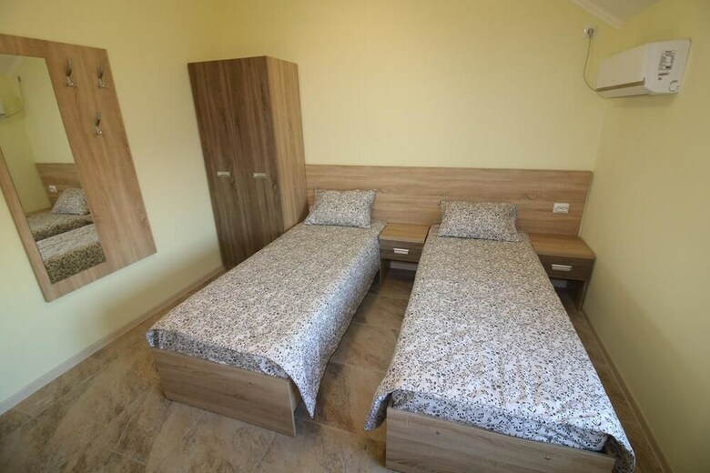 Bed & Breakfast Guest House Chernomorskaya 8a