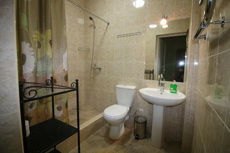Bed & Breakfast Guest House Chernomorskaya 8a