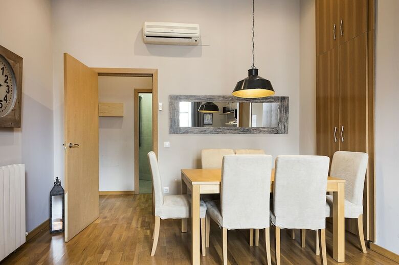 Midtown Luxury Apartment VI Rosy