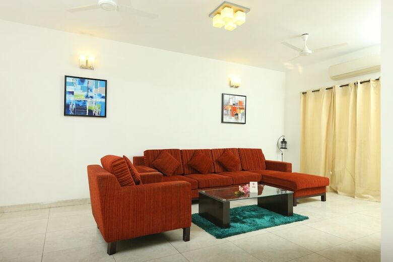 Hotel Oyo 24040 Silverkey Marigold Krishna Nagar