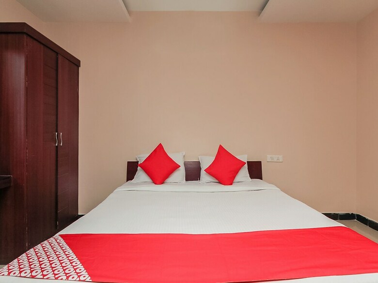 Oyo 740 Hotel Grand Elite