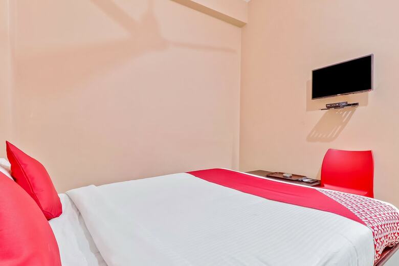 Hotel Oyo 17177 N Capital