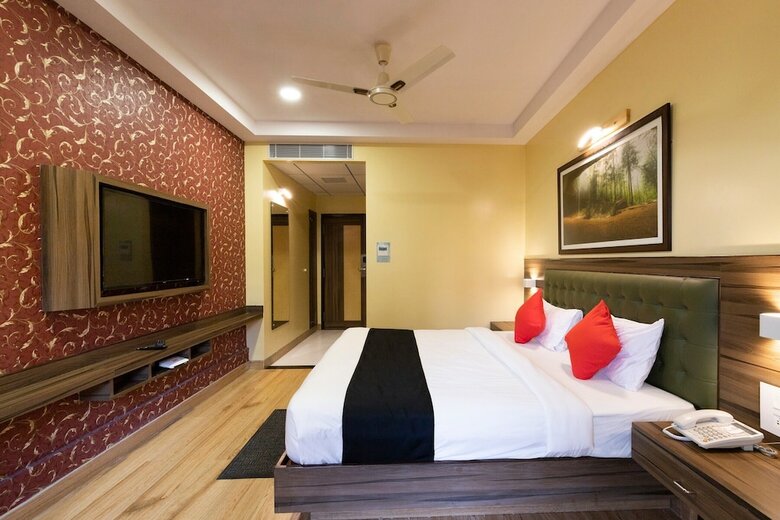 Capital O 18788 Phoenix Hotel & Resort