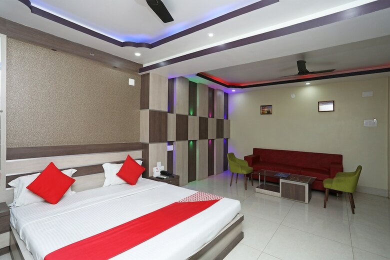 Oyo 25006 Hotel Tr Palace