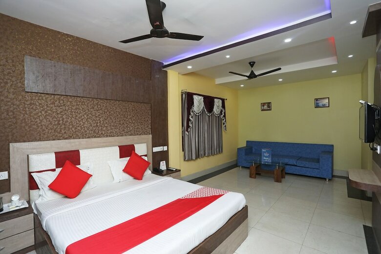 Oyo 25006 Hotel Tr Palace