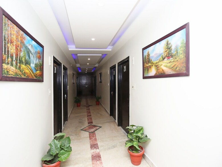 Oyo 15848 Hotel Mahajan Palace