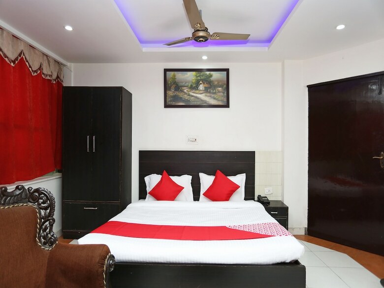 Oyo 15848 Hotel Mahajan Palace