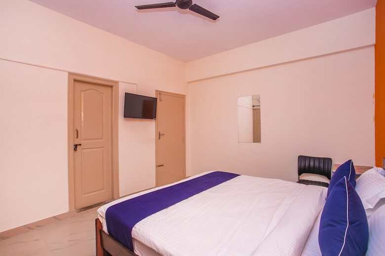 Hotel Oyo 24047 Silverkey Airport