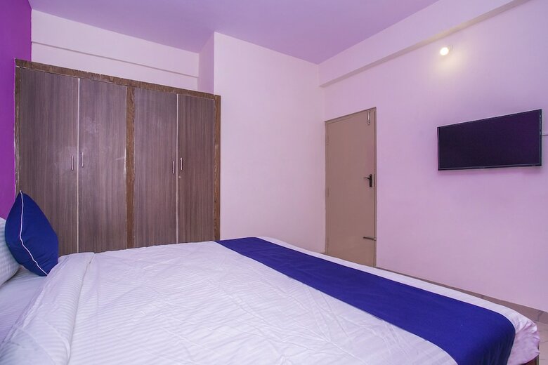 Hotel Oyo 24047 Silverkey Airport