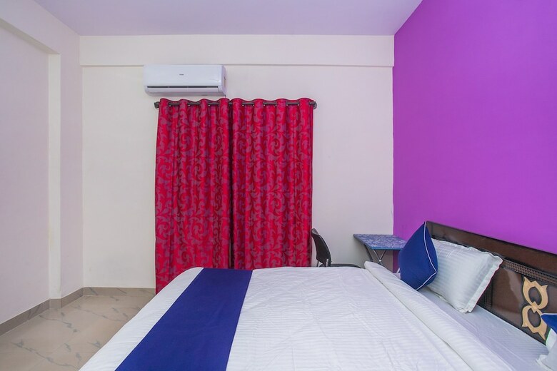 Hotel Oyo 24047 Silverkey Airport